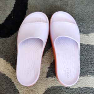 Size 8 womens platform crocs